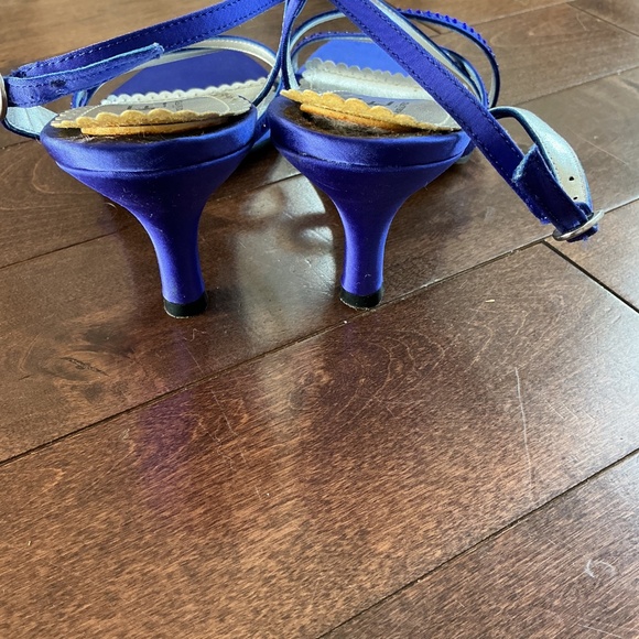 High Heeled Strappy Sandals - Picture 3 of 3